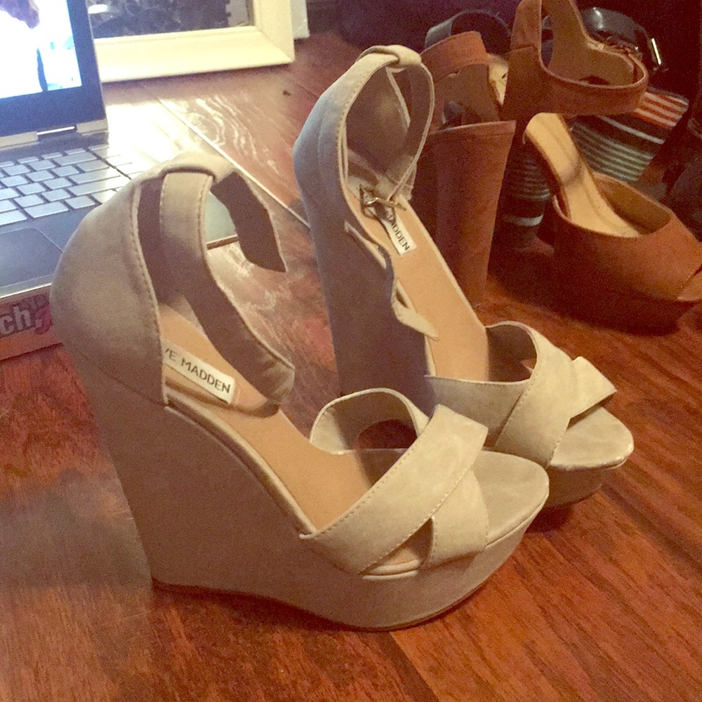 Steve Madden cream heels